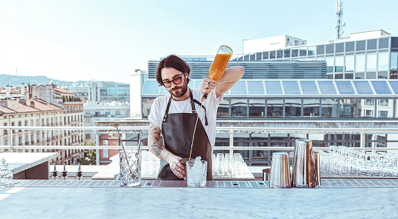 Cocktails Society - service cocktails